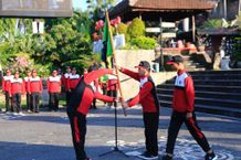 Bupati Suwirta Motivasi Kontingen Porsenijar Klungkung Dengan Pantun Semangat Perjuangan Porsenijar