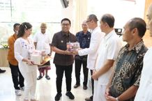 Wawali Arya Wibawa Hadiri Peringatan Trisuci Waisak 2567 BE di Vihara Buddha Sakyamuni Waisak