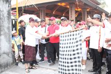 Wawali Arya Wibawa Buka Jalan Sehat Serangkaian HUT Ke-41 Desa Sidakarya HUT Ke-41 Desa Sidakarya