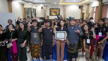 Melestarikan Adat dan Budaya Bali, Bank Lestari Bali Berikan Dukungan pada Pemuda di Desa Ubung Kaja BPR lestasi