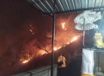 Kebakaran di Areal Pura Bukit Batu Kursi, Api Baru Bisa Dipadamkan Setelah 7 Jam Kebakaran