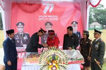 Hadiri Upacara Peringatan Hari Bhayangkara Ke-77 Tahun 2023, Bupati Sanjaya Ajak Polri Seiring Seirama Mengayomi Masyarakat Hari Bhayangkara Ke-77