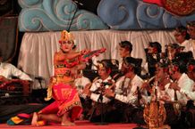 Sekaa Gong Legendaris Sadmerta Tampil Memukau di PKB XLV Sekaa Gong Sadmerta