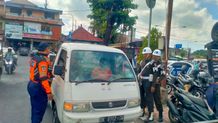 Periksa 47 Kendaraan Barang, Tim Gabungan Pemkot Denpasar Gelar Sidak Lalu Lintas dan Angkutan Sidak Lalu Lintas