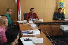 Sekda Alit Wiradana Hadiri Rapat Evaluasi TPKAD Denpasar dengan OJK Rapat Evaluasi