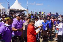 Bali International Kite Festival ke-45, PLN Ajak Komunitas Pelayang Main Layang-layang Aman di Pantai Padang Galak Wayan Koster