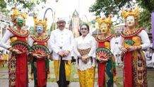 Puncak Karya Pujawali Pura Giri Semeru Agung Lumajang, Wagub Cok Ace Ngayah “Nyolahang” Topeng Dalem Sidakarya Ngayah “Nyolahang” Topeng Dalem Sidakarya