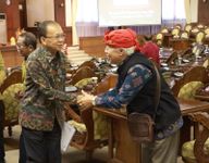 Gubernur Koster Sampaikan Raperda Provinsi Bali Tentang Kontribusi Pelindungan Kebudayaan dan Lingkungan Alam Bali Raperda Provinsi Bali