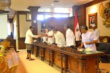 Rapat Paripurna Ke-28 DPRD Bali Bahas Pandangan Fraksi dan Penjelasan Gubernur Mengenai Tiga Ranperda Rapat Paripurna