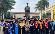 Rektor Universitas Udayana Hadiri Pengukuhan Guru Besar Tetap Komjen Pol. Prof. Dr. Petrus R Golose Unud