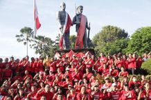 Meriahkan HUT Kemerdekaan RI ke-78 dan Jelang Perayaan Galungan & Kuningan, Bupati Sanjaya Pimpin Pemasangan Bendera dan Mepatung 17 agustus