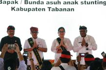 Bupati Sanjaya dan Rai Sanjaya Terima Dua Penghargaan BKKBN Tingkat Nasional Penghargaan BKKBN