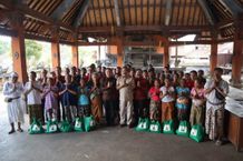 AA Gde Agung Peduli Kemanusiaan, Salurkan Bantuan untuk Masyarakat Terdampak Bencana Karangasem AA Gde Agung