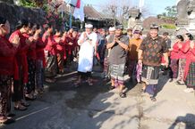 PJ Bupati Lihadnyana Salurkan BKK Untuk Pembangunan Kantor Desa Selat PJ Bupati Lihadnyana