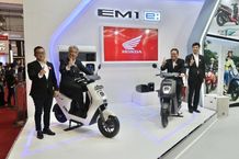 Jawab Penantian Konsumen, AHM Luncurkan Sepeda Motor Listrik Honda EM1 e: Honda EM