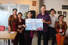 Pemkot Denpasar Salurkan Paket Bantuan Sosial Kepada Wanita Rawan Sosial Salurkan Paket Bantuan Sosial