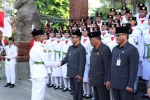 Akan Bertugas Pada Peringatan HUT Ke-78 Republik Indonesia, Wali Kota Jaya Negara Kukuhkan 78 Paskibraka Kota Denpasar Tahun 2023 HUT Ke-78 Republik Indonesia