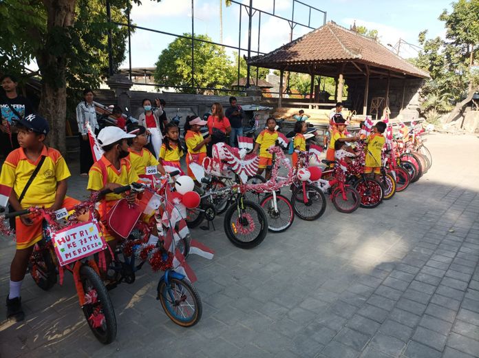 Lomba Desain Gapura dan Sepeda Hias