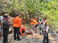 Seorang Kakek Hilang Diduga Jatuh ke Jurang Ditemukan Meninggal Dunia Evakuasi Jenazah