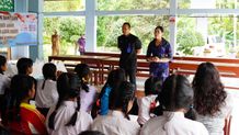 HUT Ke-128 Kota Negara, Candrawati Tamba Berbagi Kebahagiaan Bersama Anak Panti Asuhan HUT Ke-128 Kota Negara