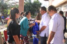 Bupati Tamba Bantu Sembako Warga Disabilitas dan Perempuan Rawan Sosial Ekonomi Bupati Tamba