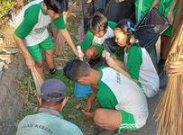 Jaga Lingkungan Tetap Bersih dan Asri, Kelurahan Sumerta Lakukan Giat Jumat Bersih Giat Jumat Bersih