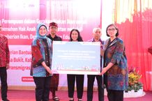 Wali Kota Jaya Negara Dampingi Menteri PPA Tinjau Gemarikan di Kelurahan Serangan Gerakan Memasyarakatkan Makan Ikan