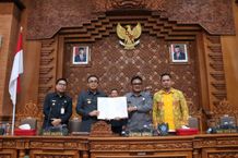 Ranperda Perubahan APBD Kota Denpasar TA. 2023 serta Ranperda Pajak Daerah dan Retribusi Daerah Disahkan Sidang Paripurna ke-21