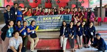 Mahasiswa KKN PPM Unud Desa Sumberkima Gelar Demontrasi Pembuatan Sabun Pepaya Organik Unud