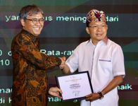 Tempo Anugerahi Gubernur Koster Penghargaan Tokoh Indonesia Kategori Pariwisata Berkarakter Gubernur Koster