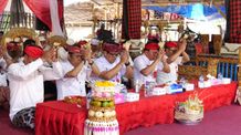 Perkuat Sinergi, Bupati Sanjaya Hadiri Karya Ngenteg Linggih Krama Desa Adat Beraban, Kediri dan Desa Adat Bongan, Seltim Bupati Sanjaya