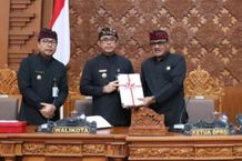 Pembukaan Rapat Paripurna DPRD Denpasar, Wali Kota Jaya Negara Sampaikan Rancangan Perubahan KUA PPAS dan Usulkan Dua Ranperda Sidang DPRD