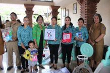 Dukung Optimalisasi Pencegahan Stunting, Pemkot Denpasar Serahkan Alat Bantu BKB Kit Stunting Stunting