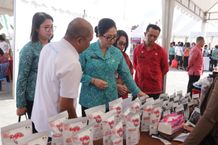 Bunda Rai Wahyuni Sanjaya, Hadiri dan Dukung Pasar Rakyat TP PKK Bangli Pasar Rakyat TP PKK Bangli
