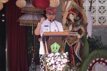 Bupati Sanjaya Pimpin Upacara Peringatan HUT Ke-65 Provinsi Bali, Minta Segenap Masyarakat Bangun Tabanan Dengan Konsisten Bupati Sanjaya