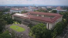 UGM Cetak 50 Guru Besar Baru Kantor Pusat UGM