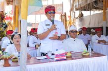 Bupati Sanjaya Dukung Yadnya Krama Desa Lalanglingah dan Desa Adat Mambang Bupati Sanjaya