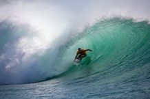 Cuaca Bersahabat Labuan Sait, Peselancar Indonesia Beri Sinyal Optimis di Rip Curl Cup 2023 surfing
