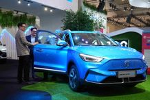 MG Unjuk Gigi, Tembus 509 SPK di GIIAS 2023 New MG ZS EV
