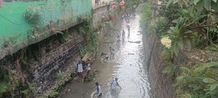 Antisipasi Banjir, Siswa-siswi SMP Widya Sakti Denpasar Bersatu dalam Pembersihan Sungai Sungai