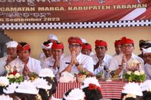 Bupati Tabanan Apresiasi Karya Dewa Yadnya Desa Adat Geluntung Yang Mengedepankan Pelestarian Budaya Bupati Tabanan