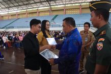 Beasiswa Mahasiswa Berprestasi Tahap I Jembrana Dicairkan Beasiswa Mahasiswa Berprestasi