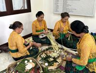 Tingkatkan Pemahaman Pembuatan Banten Caru, Kelurahan Sanur Gelar Pelatihan Para Wanita Hindu Pelatihan Para Wanita Hindu