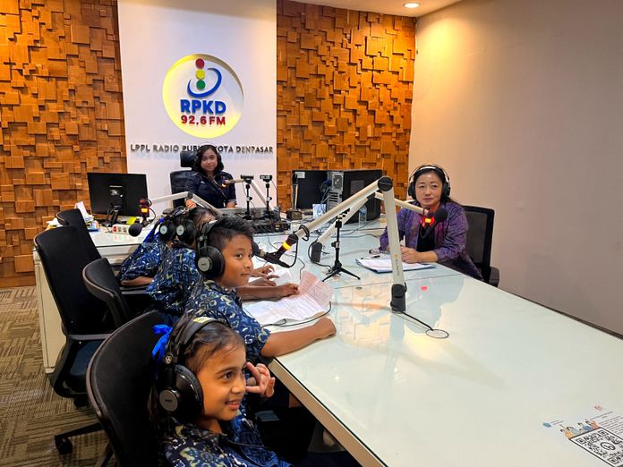 Mendongeng Bahasa Bali