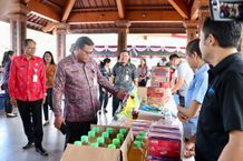 Sekda Alit Wiradana Tinjau Bazzar Pangan di Desa Sidakarya, Jadi Upaya Kendalikan Inflasi di Denpasar Bazzar Pangan