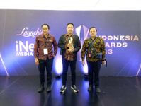 Bupati Giri Prasta Terima Penghargaan Indonesia Awards 2023 Indonesia Awards 2023