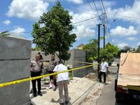 Polresta Denpasar Segel Kantor LABHI di Badak Agung LABHI