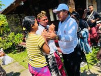 Sambangi Keluarga Korban Lift Jatuh di Ubud, Wagub Cok Ace Sampaikan Belasungkawa Keluarga Korban Lift Jatuh