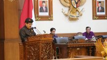 Wakili Gubernur Bali, Cok Ace Sampaikan Tanggapan Terkait Raperda Provinsi Bali tentang Perubahan APBD Semesta Berencana Raperda Provinsi Bali