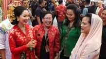 Kenakan Busana Adat, drg. Ida Setiawati Promosikan Kerajinan Bali pada Ajang Kriyanusa di JCC JCC